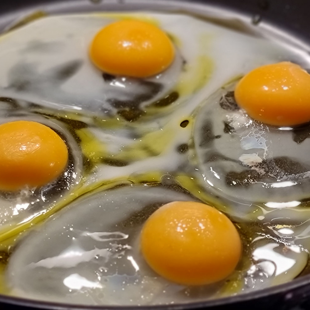 Smažené vejce na pánvi – Vejce na pánvi se zblázní