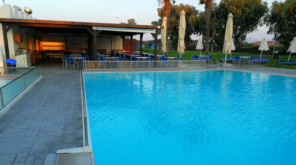 hinterer Poolbereich - Grecotel Royal Park Marmari (Urlaub 2018)