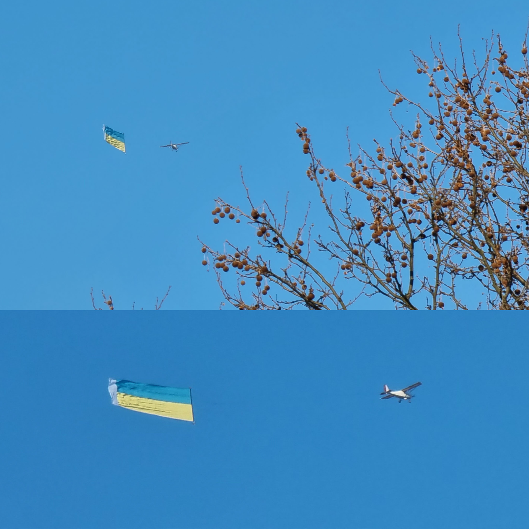Samolot z flagą Ukrainy