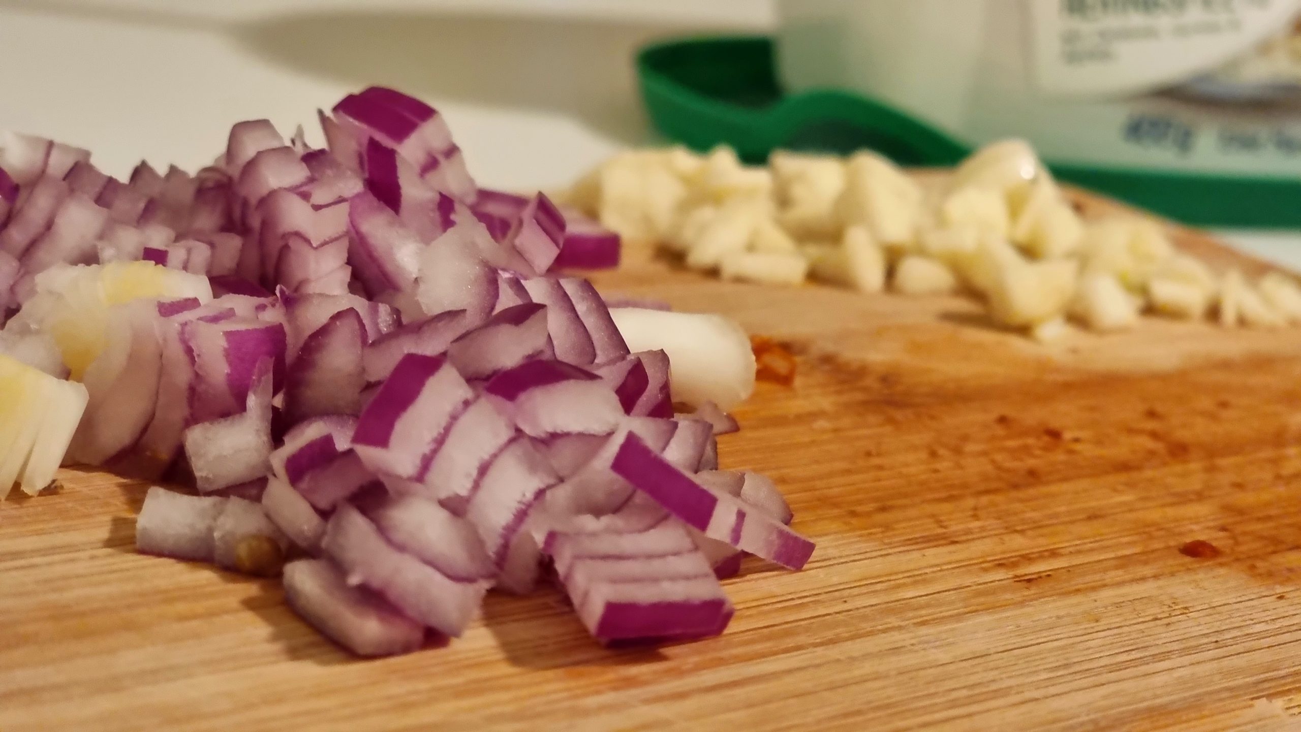 Kartoffeln mit Heringe in Sahnesoße und Salat