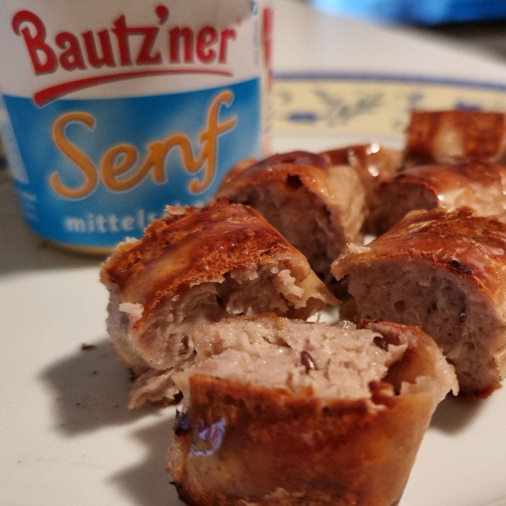 gegrillte Bratwurst vom OptiGrill mit Bautzner Senf