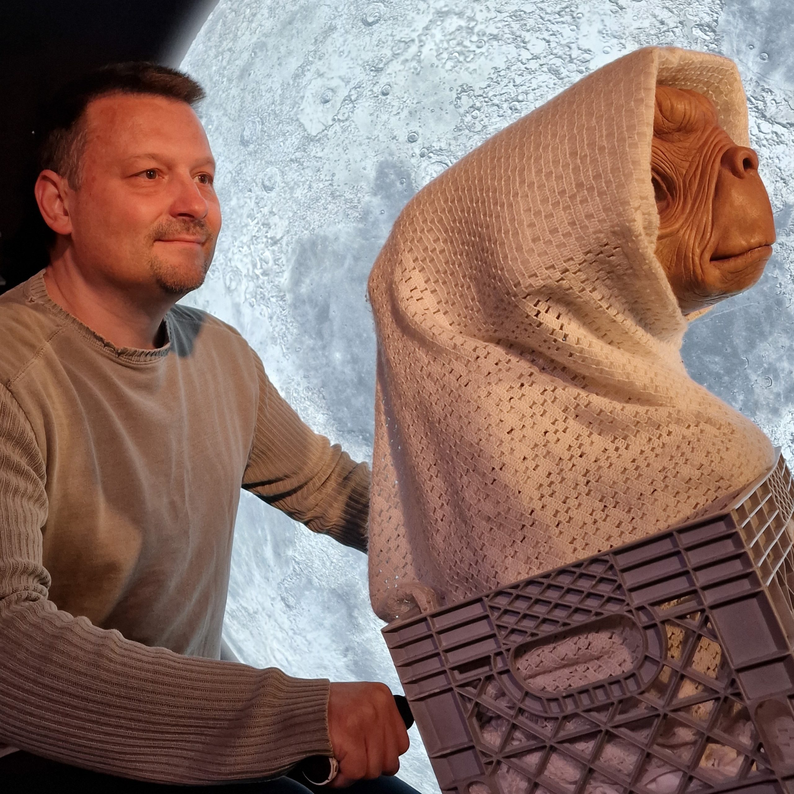 Kohli nach Hause telefonieren (Madame Tussauds April 2022)