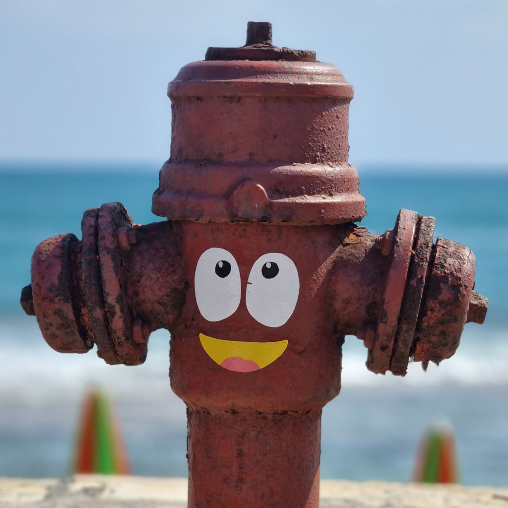 Požární hydrant s úsměvem na tváři