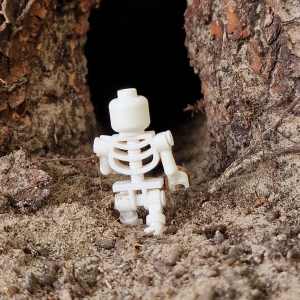 Hugo jako jeskyňář