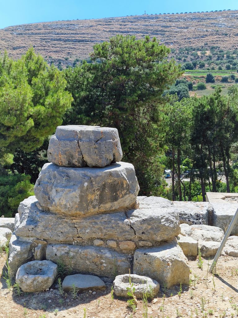 Palast von Knossos - Aufgereihte Steine