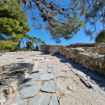 Stromy v paláci Knossos