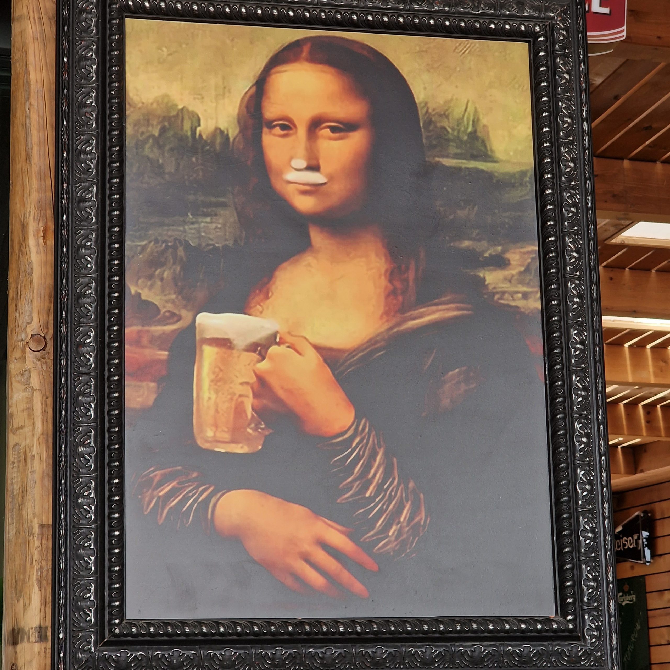 „The Beer House“: Mona Lisa mit Bierbart und ein Lächeln zum Anstoßen